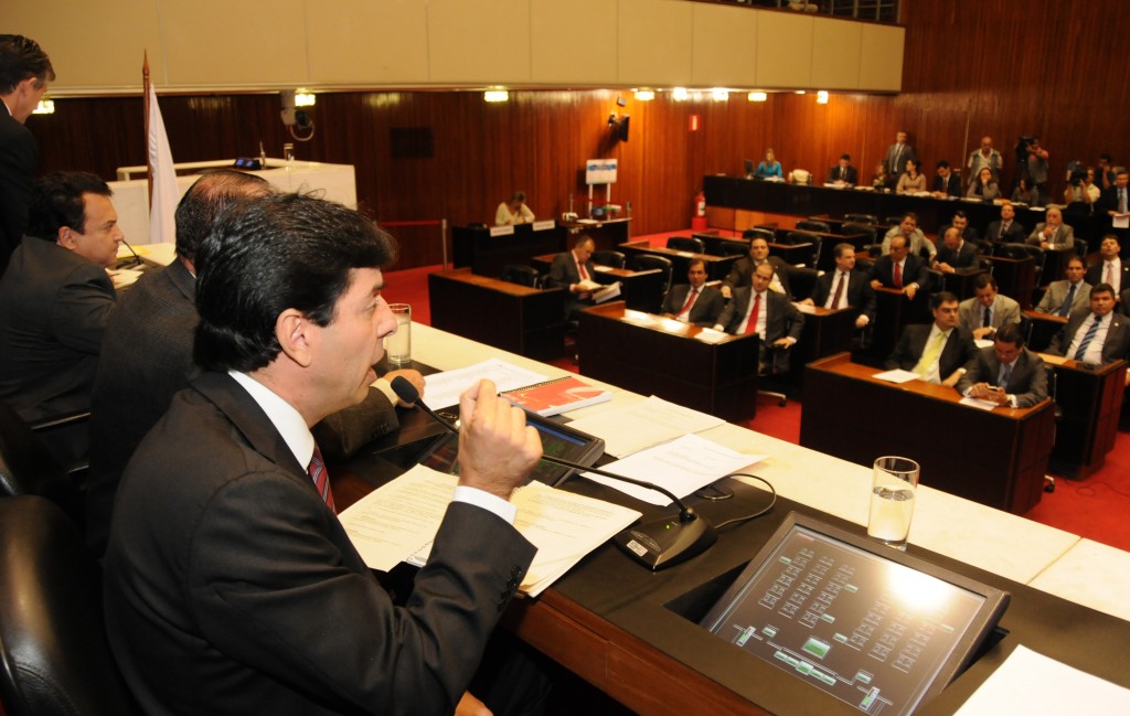Dinis Pinheiro afirmou que o parlamento mineiro vive um momento histórico (Foto: Guilherme Bergamini/Almg)